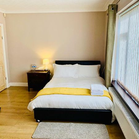 Housefield Stay Bucknall  Buitenkant foto