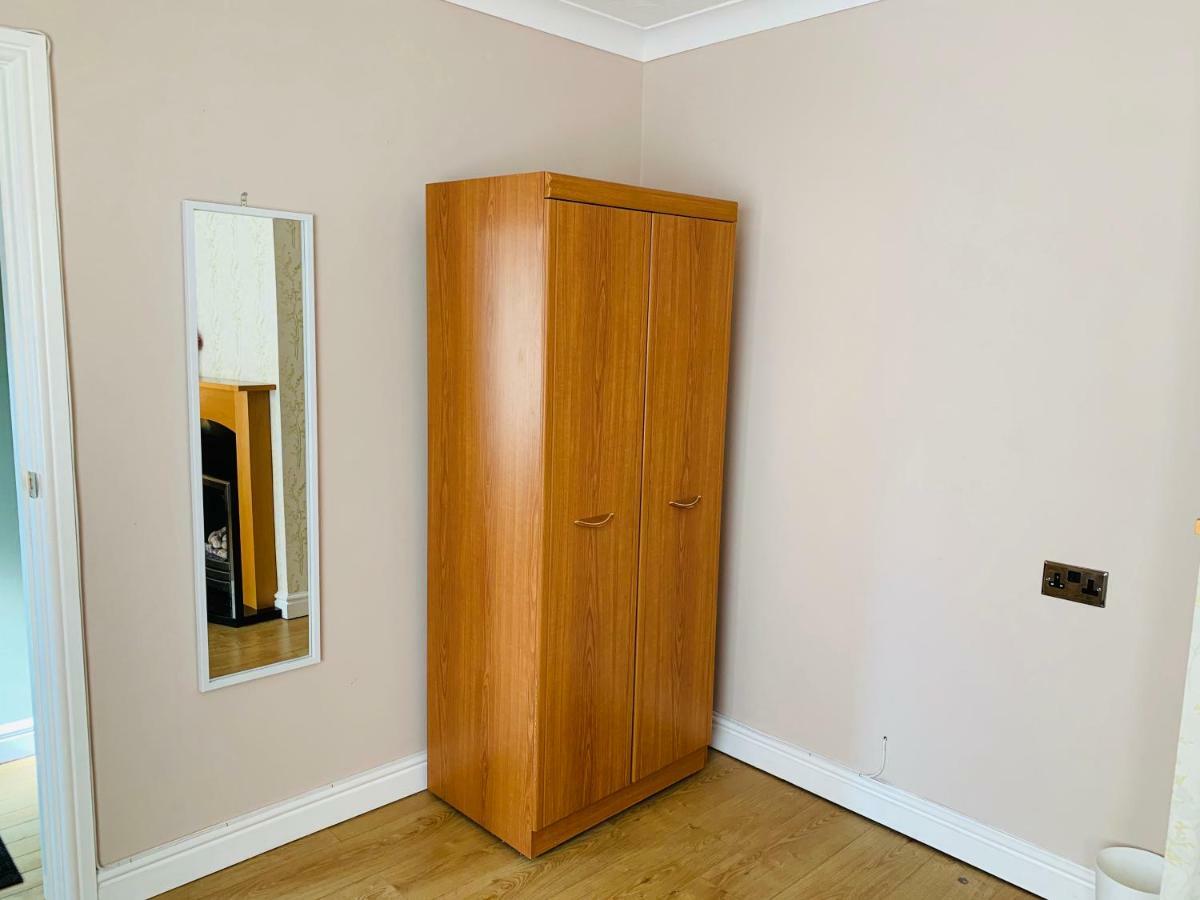 Housefield Stay Bucknall  Buitenkant foto